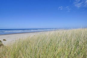 Beauty and the Beach, Waldport